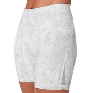 Lululemon Train Times Short 6"
Eternal Wave White / White